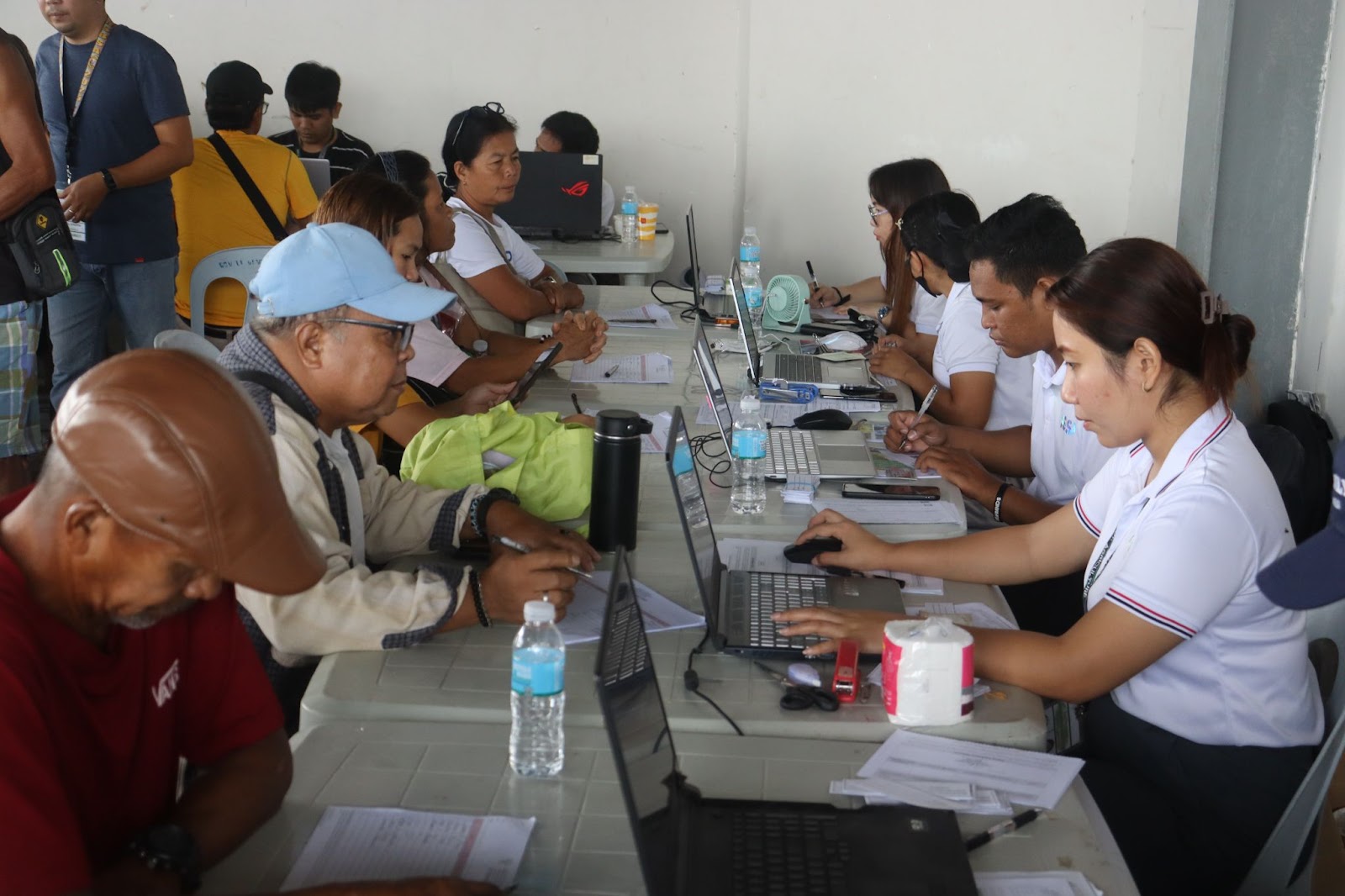 Handog ng Pangulo: 1,002 Ka-RSBSA Receive RFFA at Fuerte Sports Complex